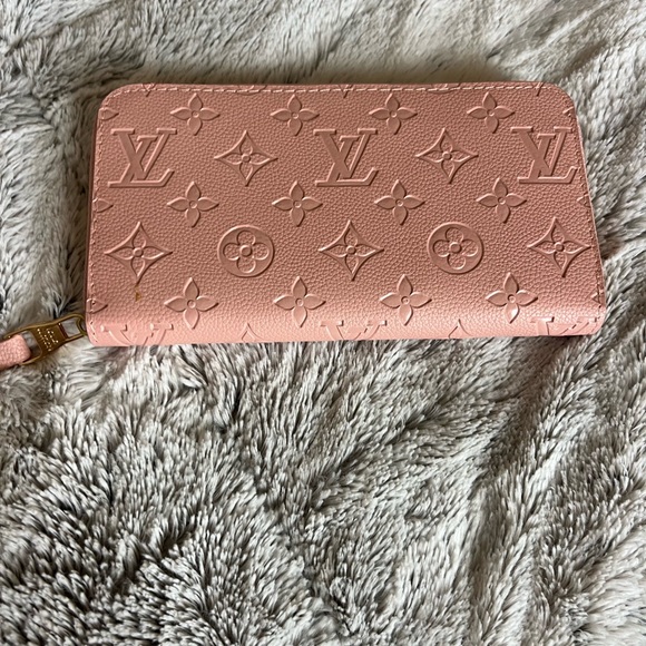 Pink Embossed Women's Wallet - Picture 2 of 5